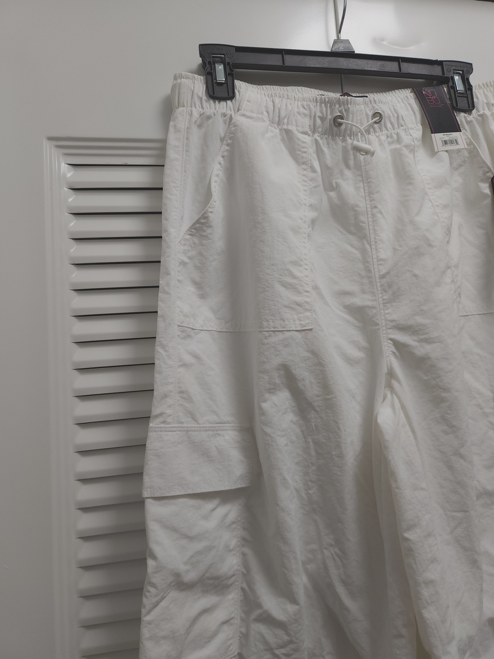 NWT No Boundaries High-Rise Parachute Cargo Pants – White – Size M (7–9) - Picture 5 of 12